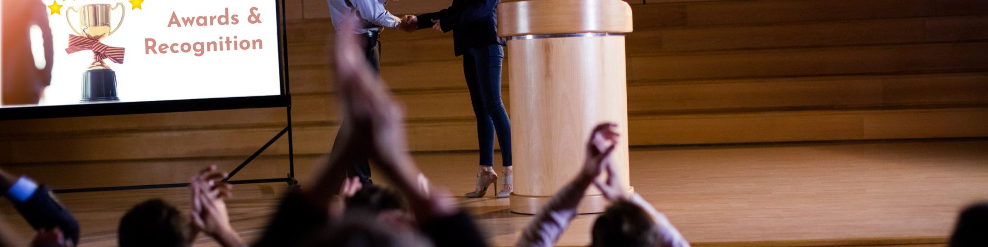 7 Peer-to-Peer Recognition Program Best Practices to Drive a Stronger Work Culture